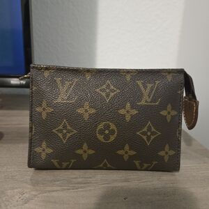Louis Vuitton Monogram Toiletry 15